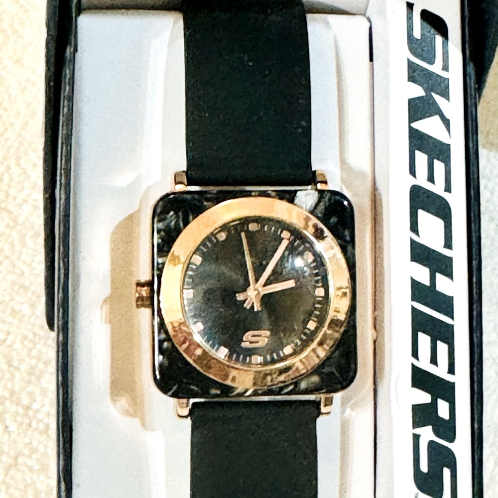 “ESKECHERS” Watch Unissx NEW !